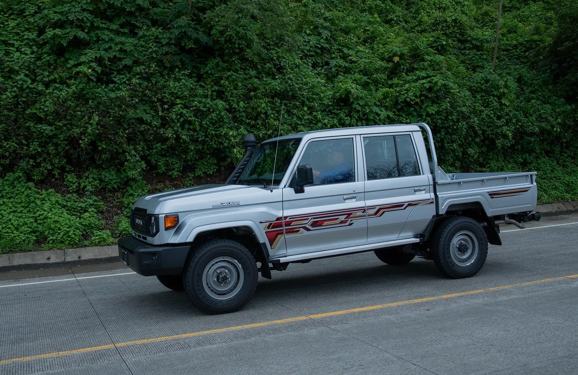 land cruiser pickup